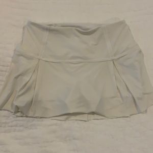 Lululemon white tennis/running skort - size 8